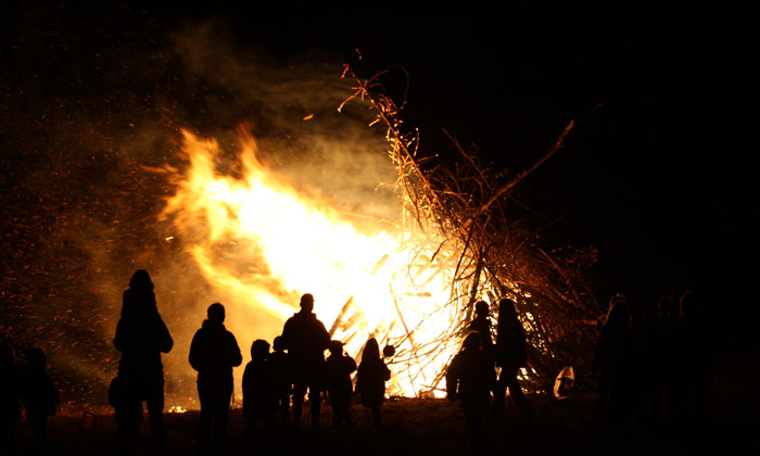 Hexenfeuer für Groß und Klein © laviedelapetit