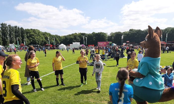 Karla hatte viel Freude alle Familien begrüßen zu dürfen und sich selbst sportlich zu betätigen, Fotos: Sonja Bouchireb