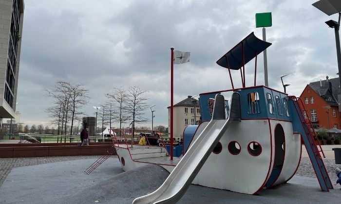 Spielplatzschiff_c_Golli