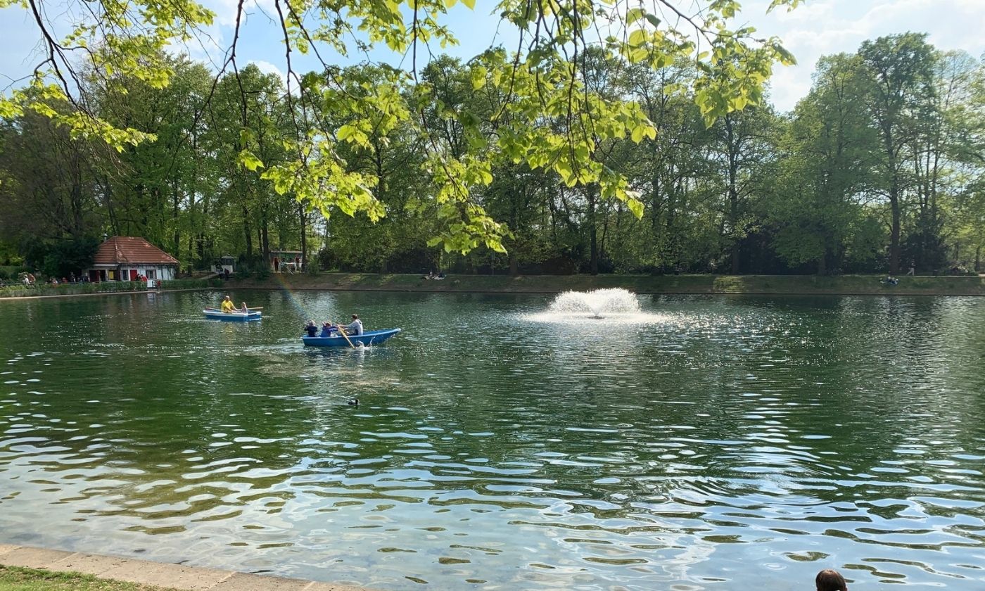 Rudern auf dem Kahnweiher im Blücherpark © Sue Herrmann