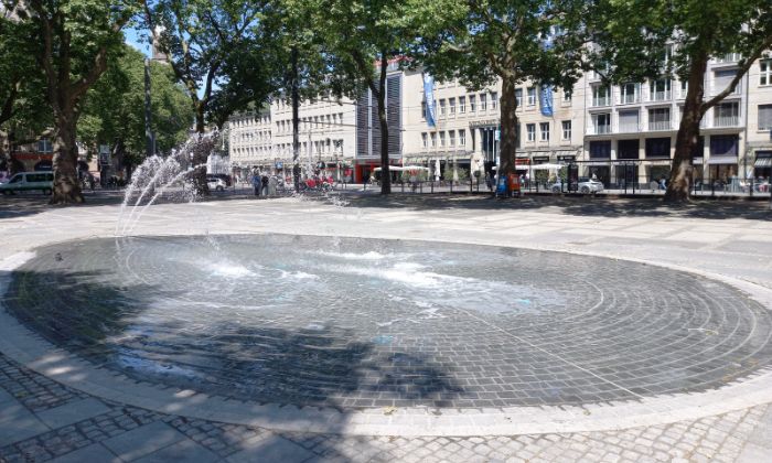 Der Brunnnen auf dem Neumarkt