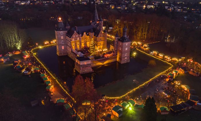 Weihnachtsmarkt Schloss Merode © Panoramapilot