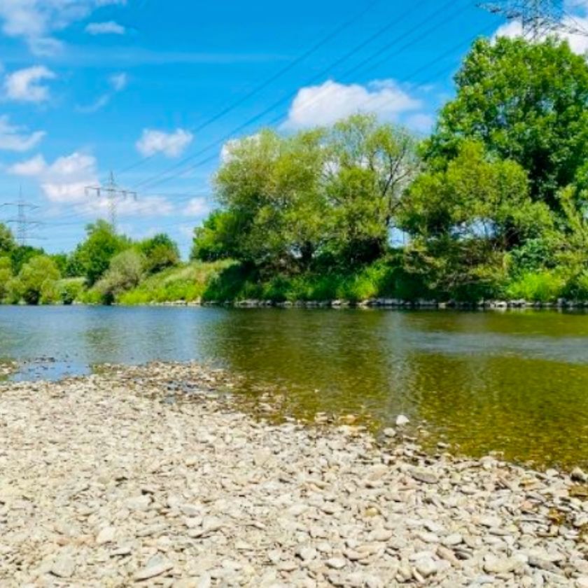 Ansicht Fluss bei schönem Wetter © Janina Mogendorf