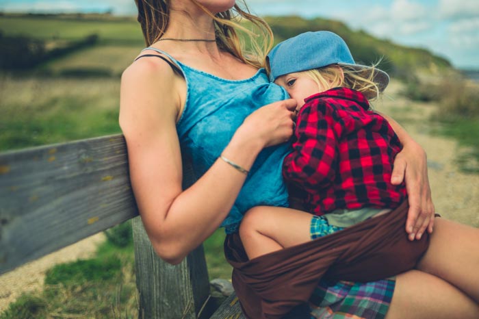 Wie lange soll ich mein Kind stillen? Symbolfoto © Adobe Stock