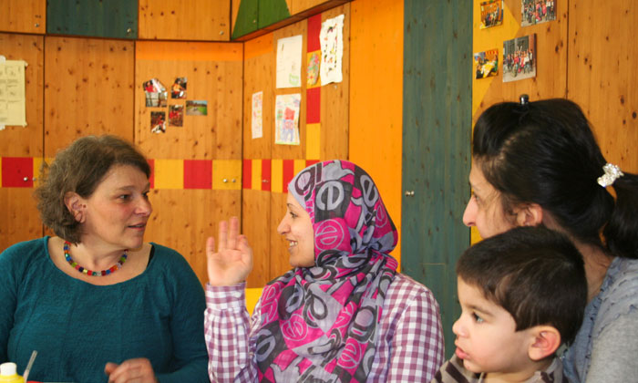 Eltern treffen sich zum Austausch © Kinderschutzbund