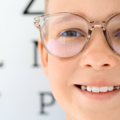 Kind mit Brille © Pixel-Shot/Adobe Stock