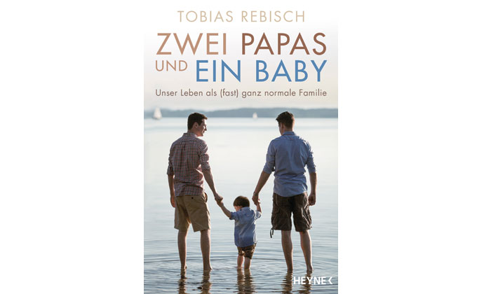 Zwei Papas und ein Baby