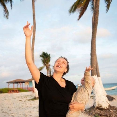 Autorin Svenja Kretschmer mit ihrer Familie im mittelamerikanischen Belize © Svenja Kretschmer
