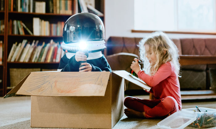 Spielen-iStockphoto.com-RyanJLane