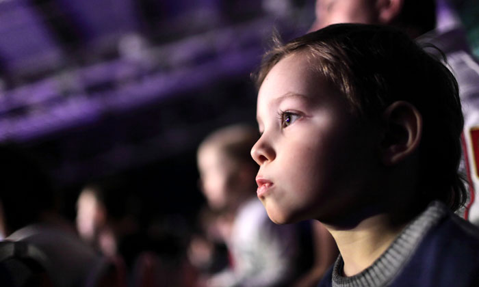 Kind im Theater iStockphoto.com Radist